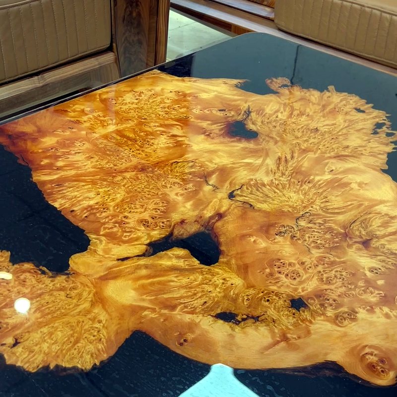 Bàn trà mặt nu gỗ trong resin